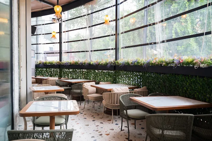 highly-rated restaurants in Borivali West for outdoor dining