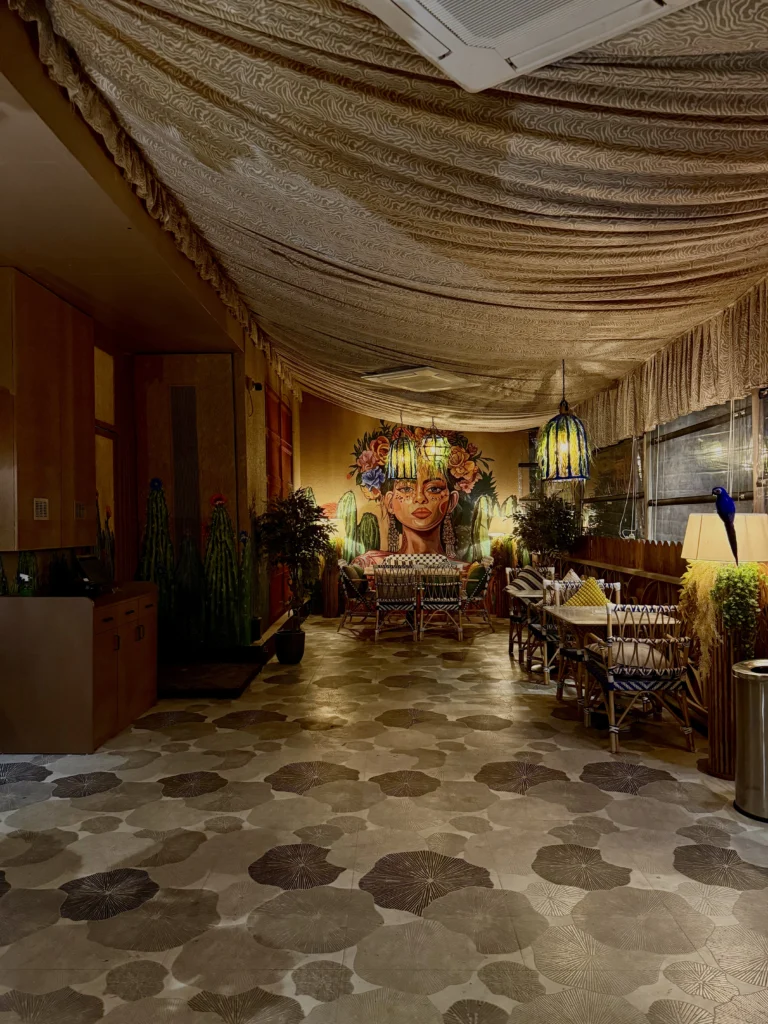 Downtown 29, BKC, the new restaurant in BKC, has the Best amibence for Social Media